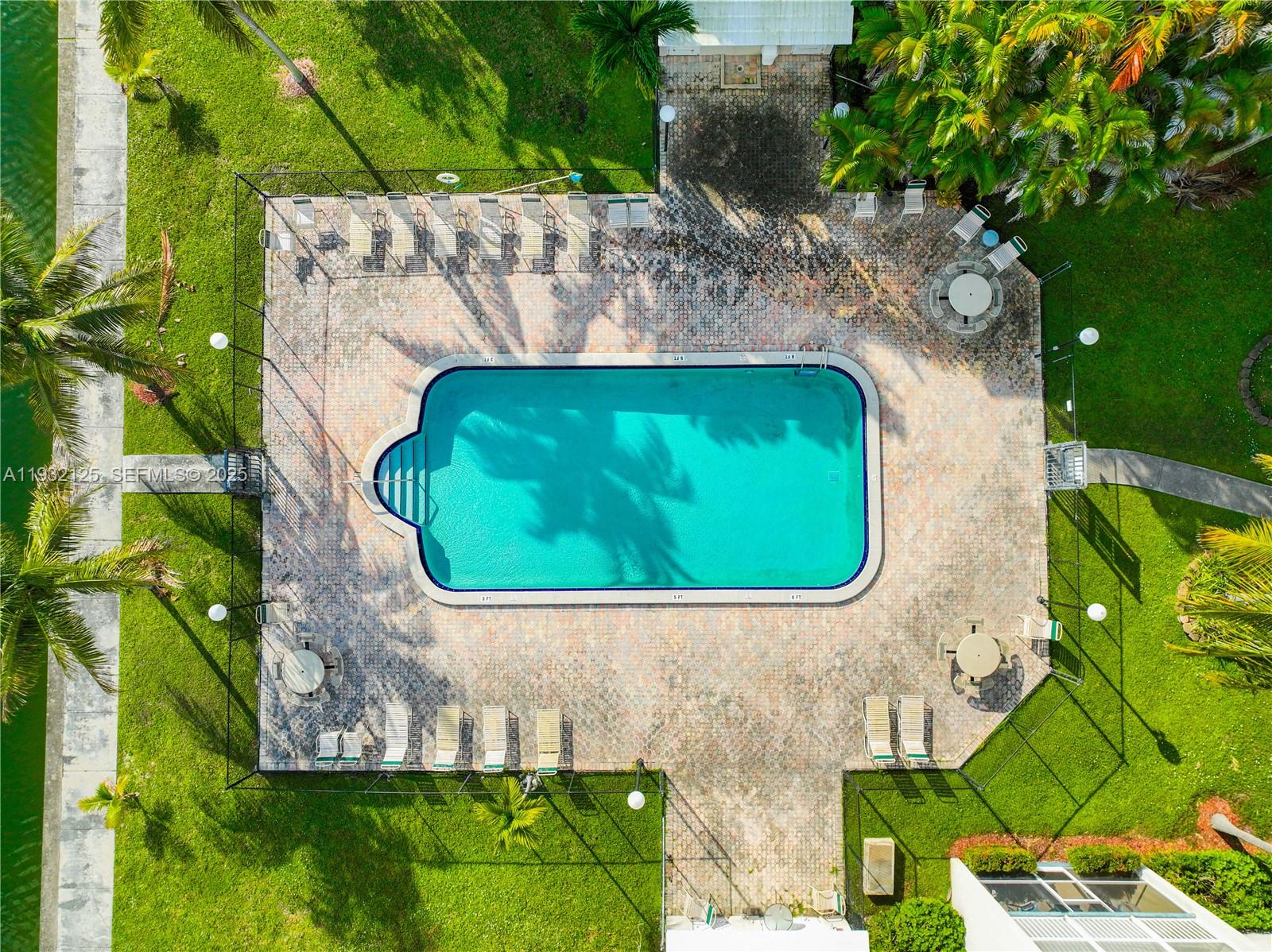 COVE CONDO PHASE I - Residential