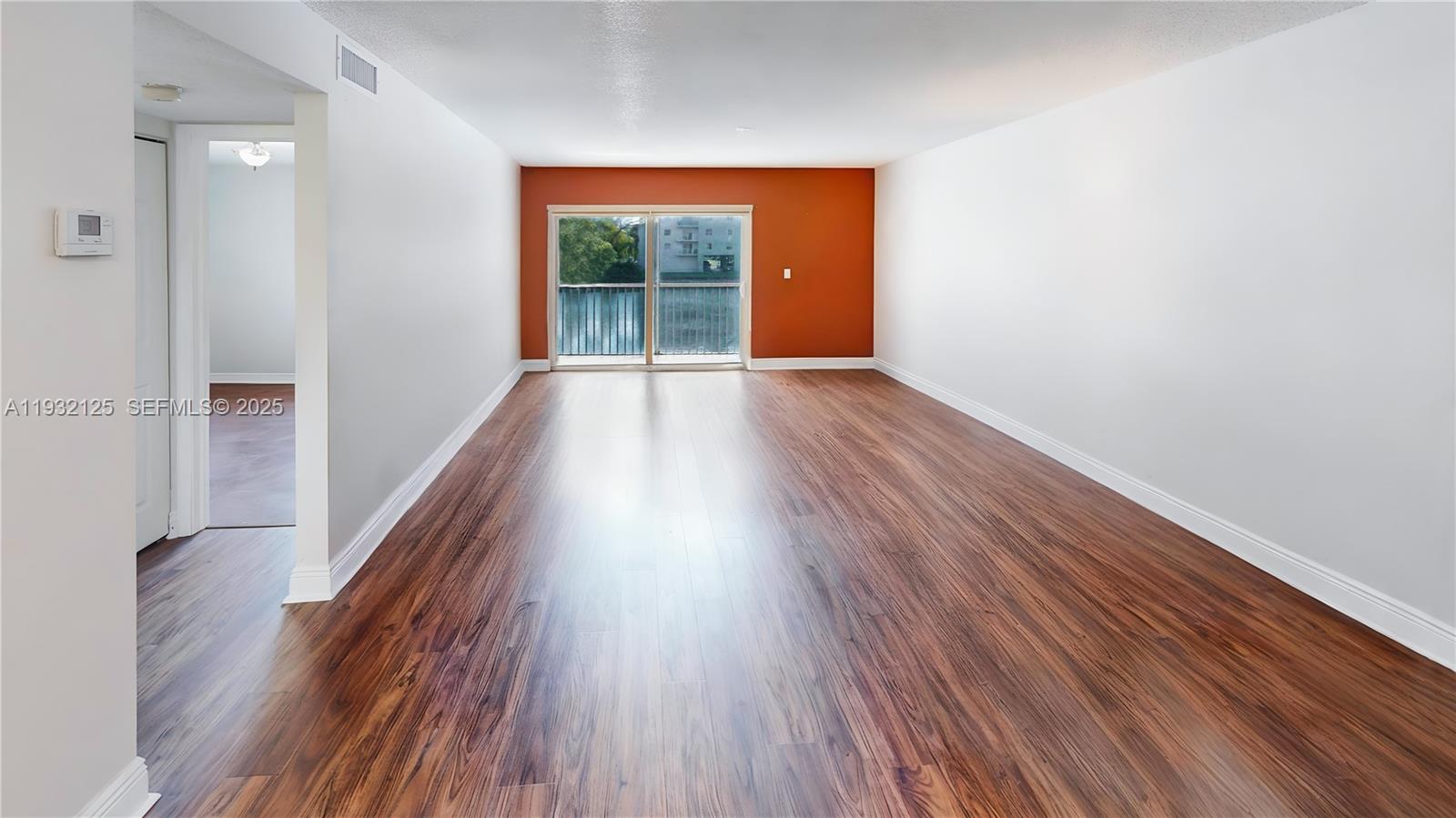 COVE CONDO PHASE I - Residential