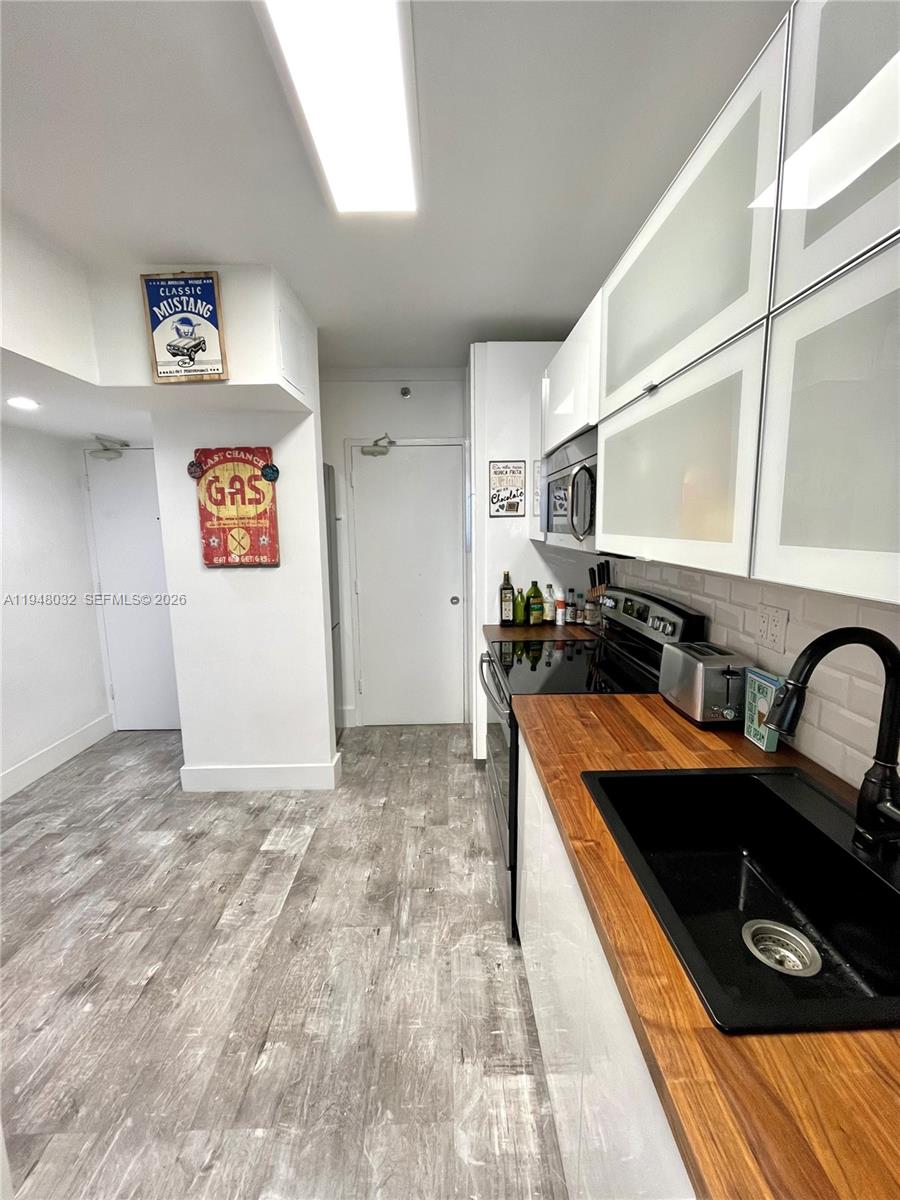 THE DECOPLAGE CONDO - Residential