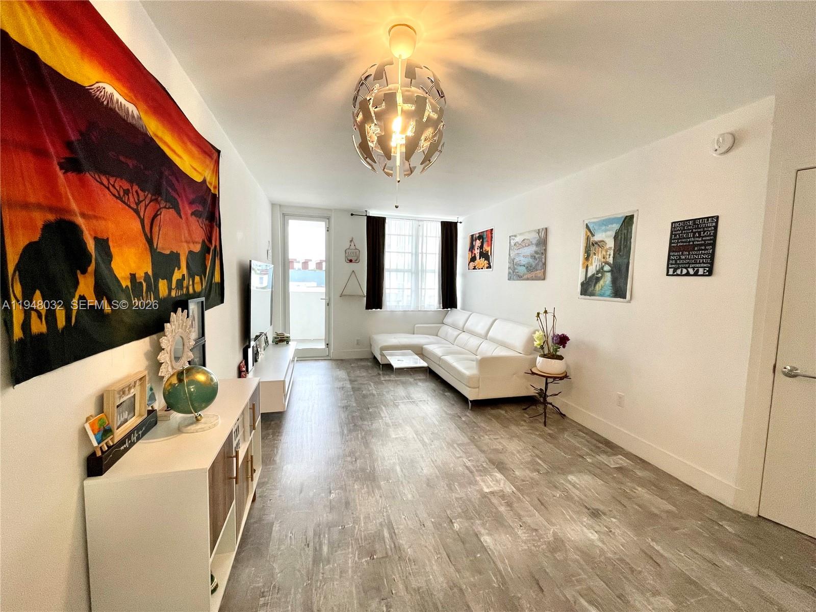 THE DECOPLAGE CONDO - Residential