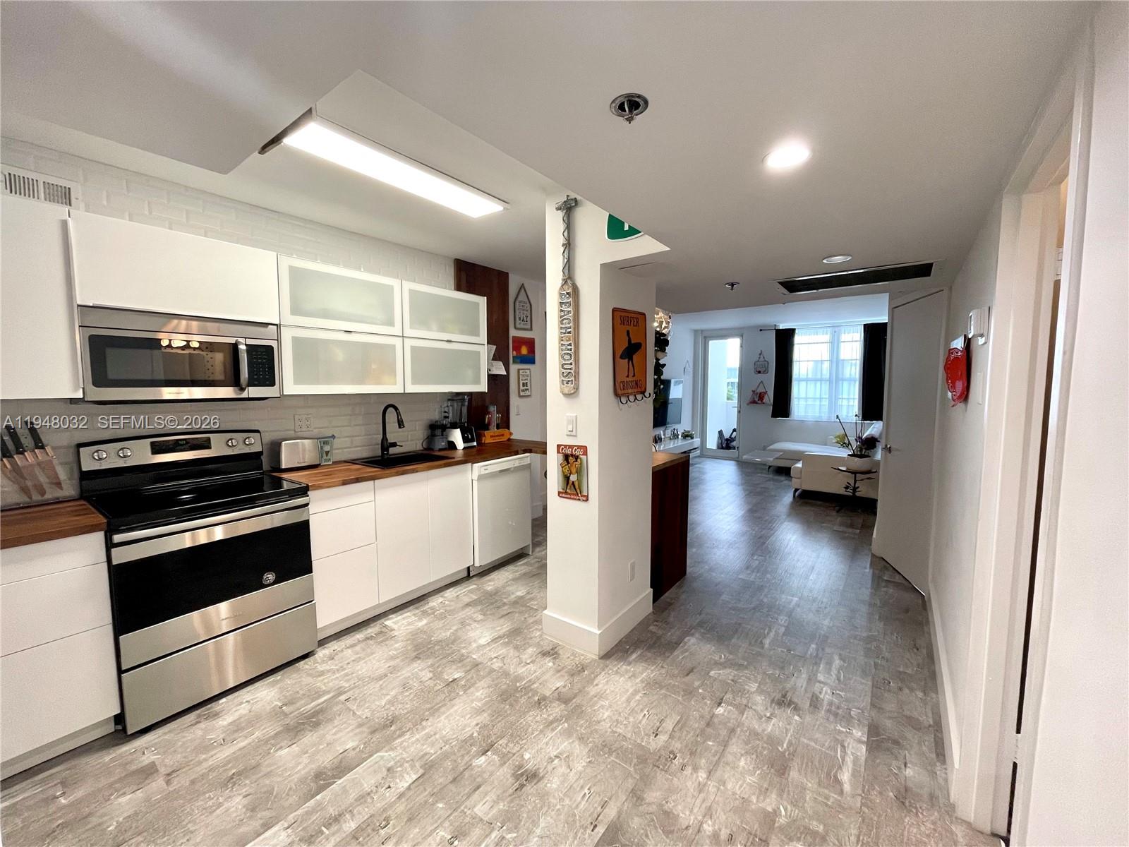 THE DECOPLAGE CONDO - Residential