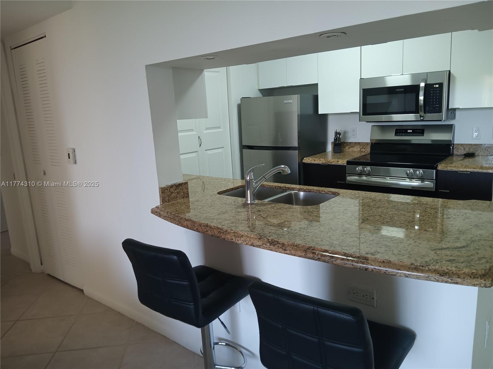 THE YACHT CLUB AT AVENTUR - Residential