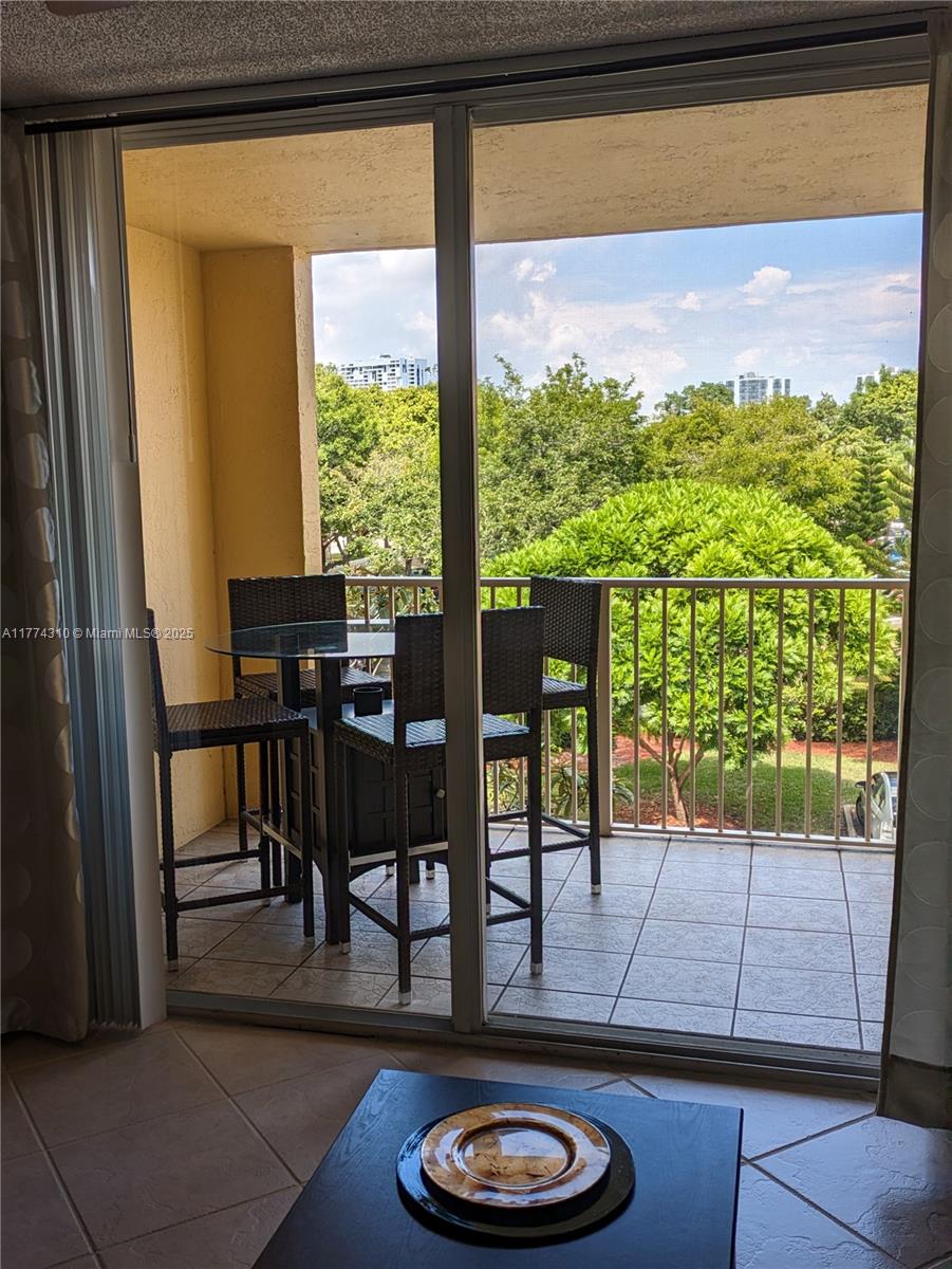 THE YACHT CLUB AT AVENTUR - Residential