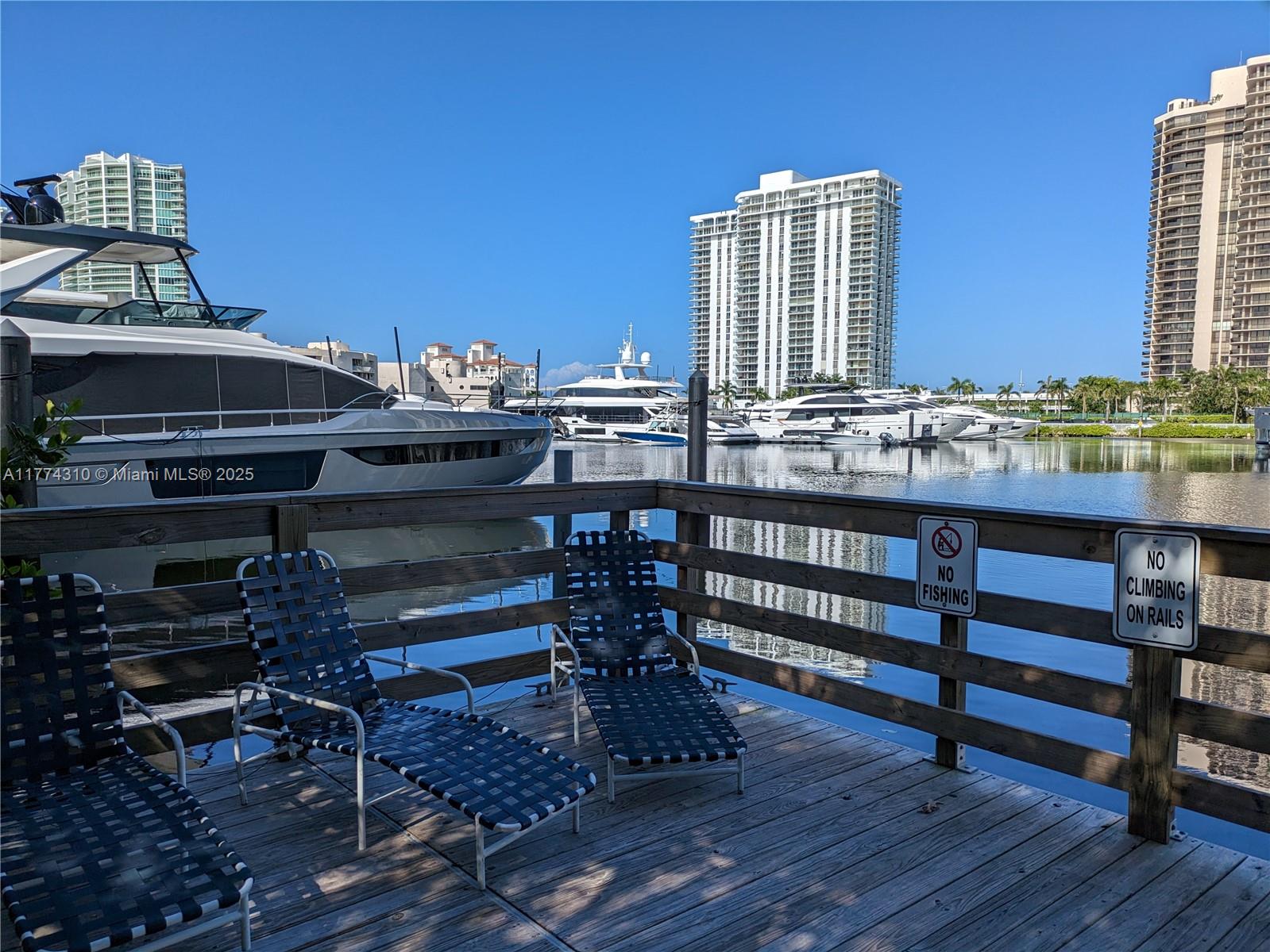 Property for Sale at 19501 E Country Club Dr 9305, Aventura, Miami-Dade County, Florida - Bedrooms: 1 
Bathrooms: 1  - $383,000