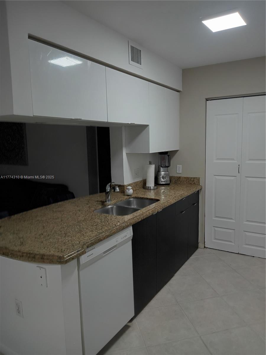 THE YACHT CLUB AT AVENTUR - Residential