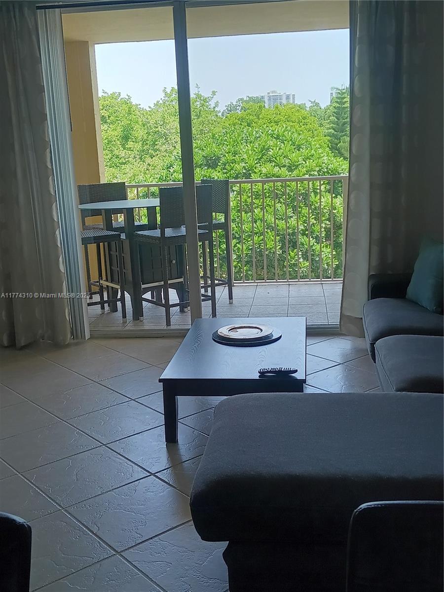 THE YACHT CLUB AT AVENTUR - Residential