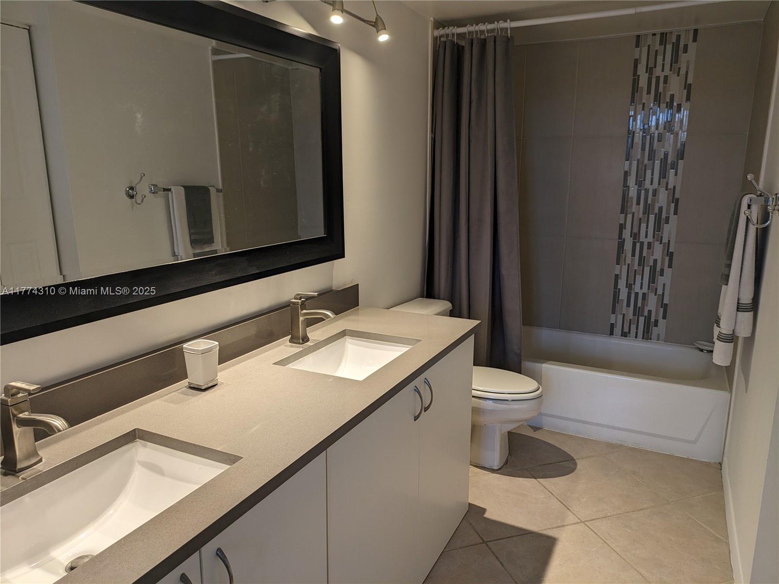 THE YACHT CLUB AT AVENTUR - Residential