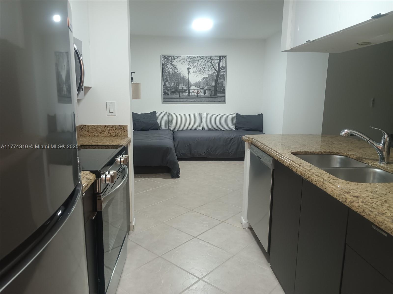 THE YACHT CLUB AT AVENTUR - Residential