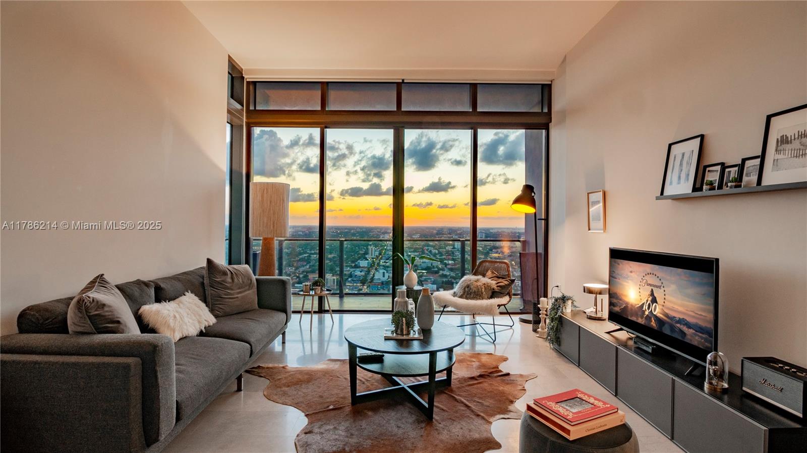 88 Sw 7th St 4008, Miami, Miami-Dade County, Florida - 1 Bedrooms  
1.5 Bathrooms - 