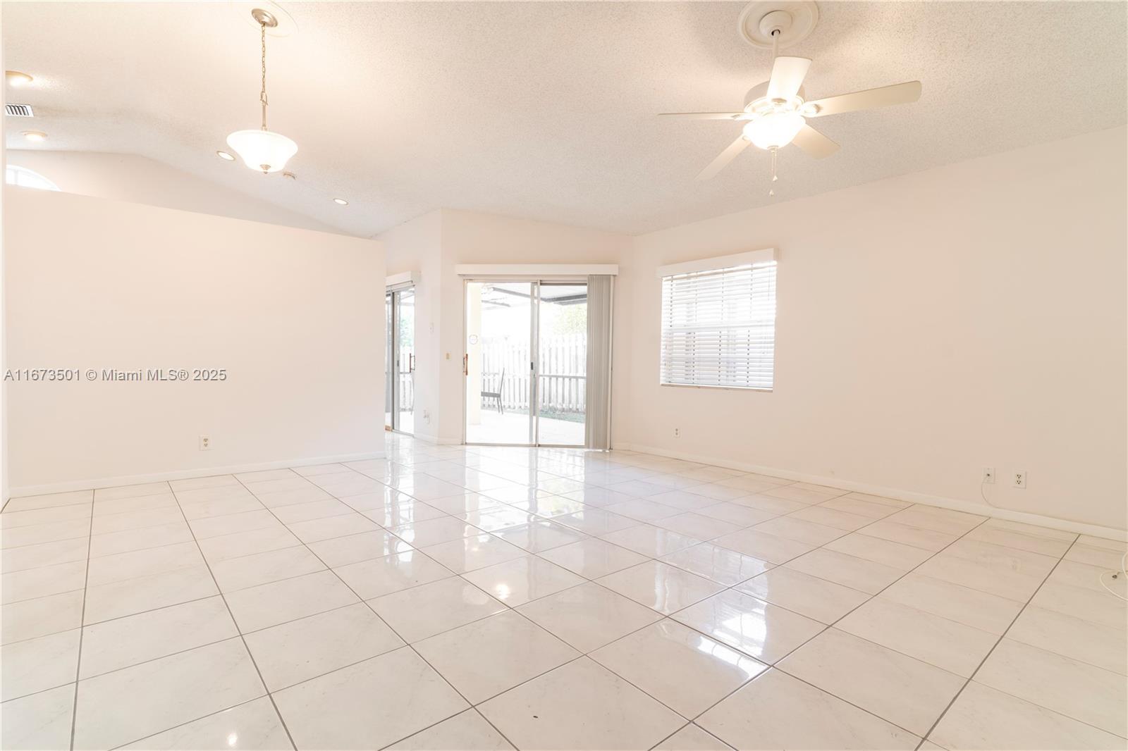 1341 Seagrape Cir 1341