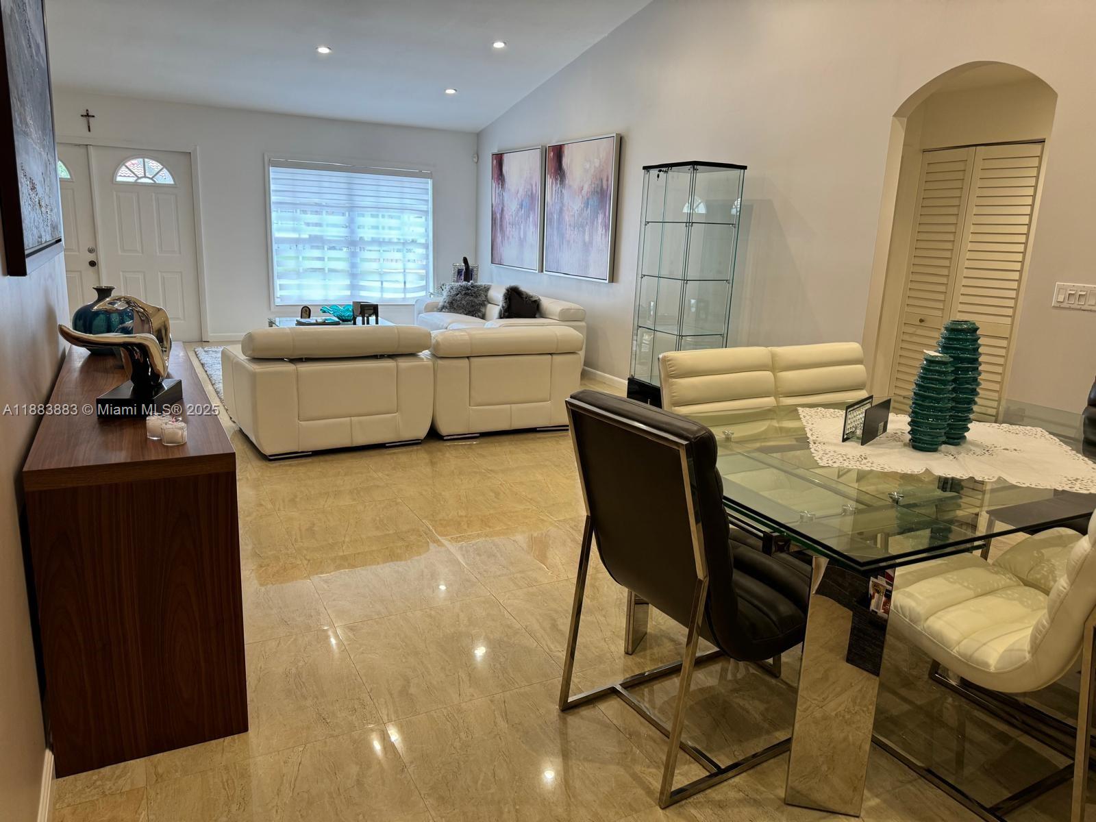 LAKES ON THE GREEN GLYNN - Residential Lease