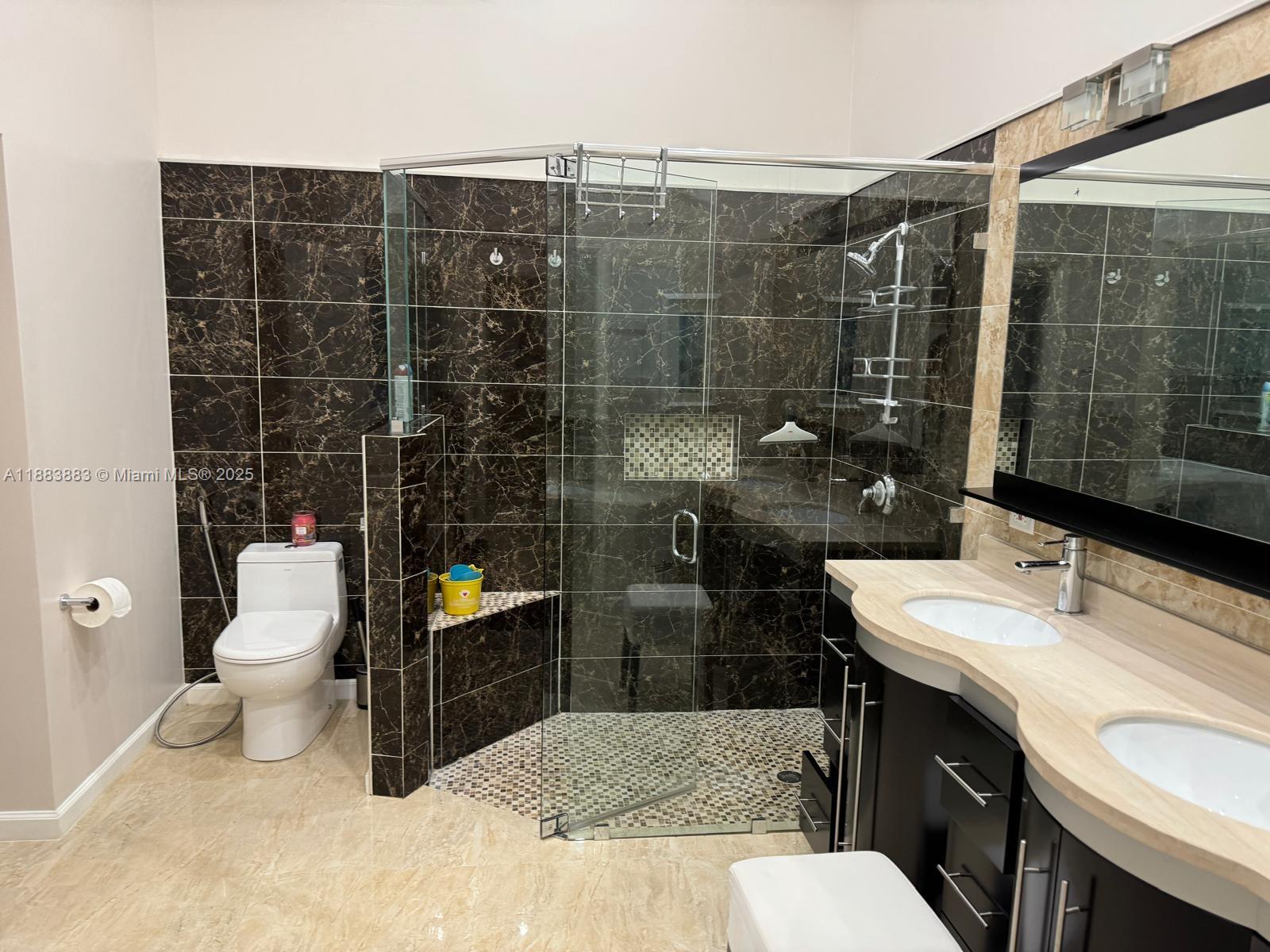 LAKES ON THE GREEN GLYNN - Residential Lease