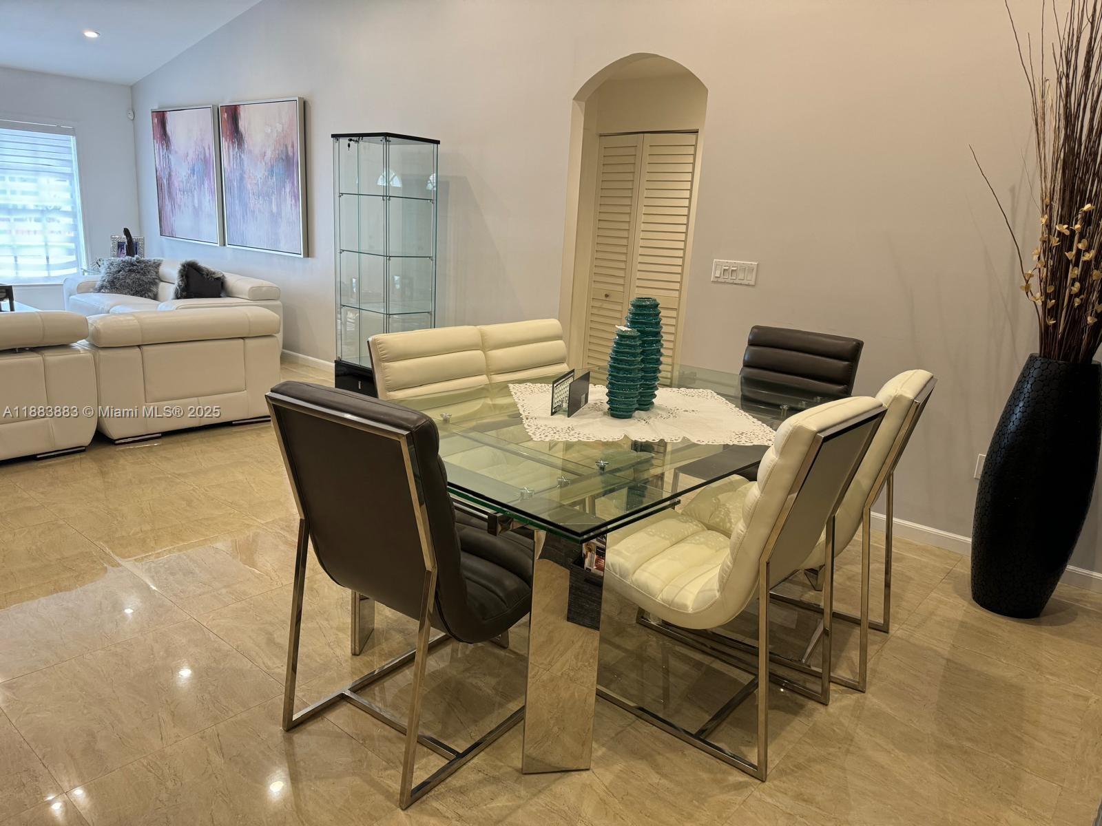 LAKES ON THE GREEN GLYNN - Residential Lease