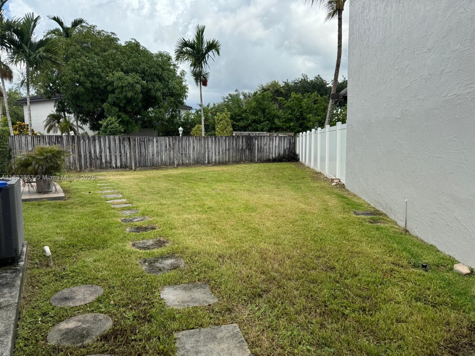 LAKES ON THE GREEN GLYNN - Residential Lease