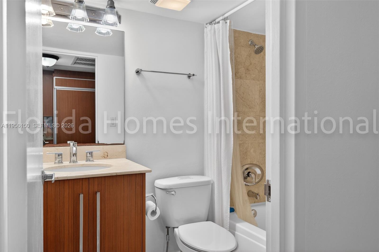 HARBOUR HOUSE - Residential