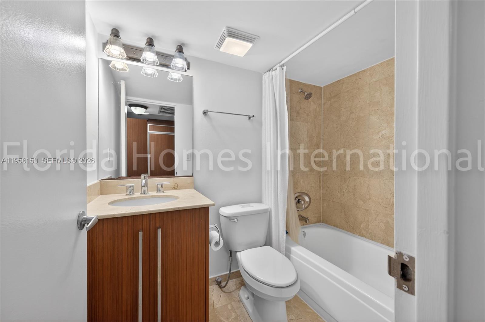 HARBOUR HOUSE - Residential