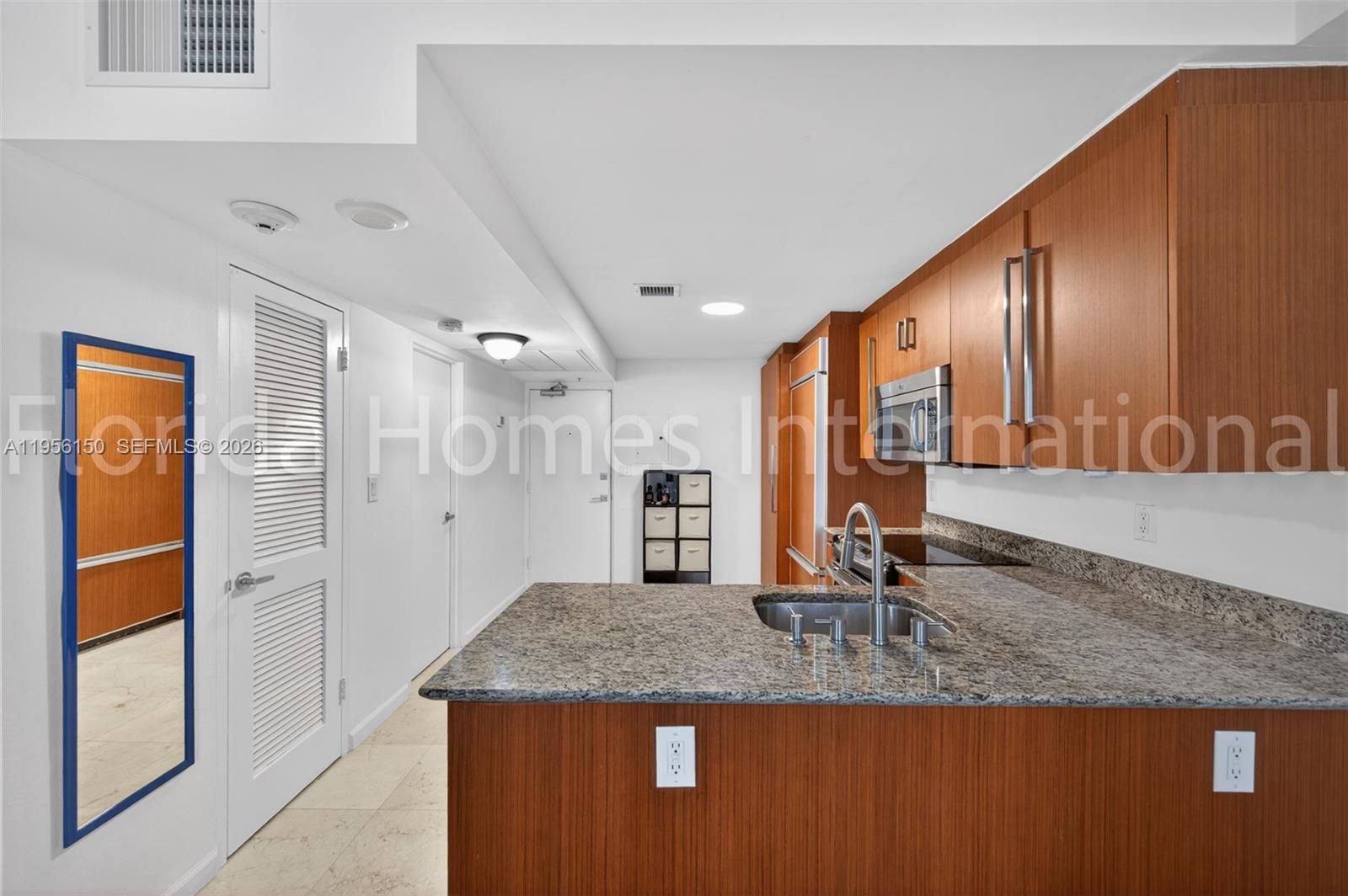 HARBOUR HOUSE - Residential