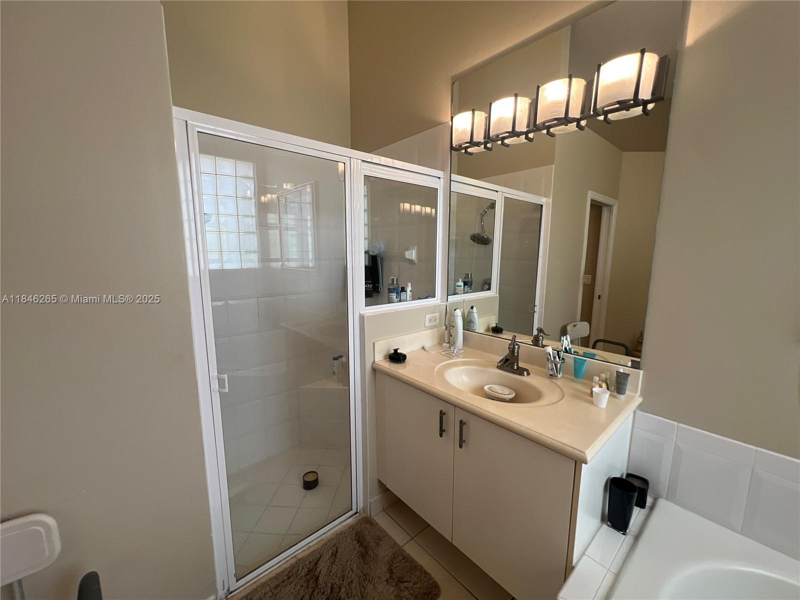 VIZCAYA 4 - Residential