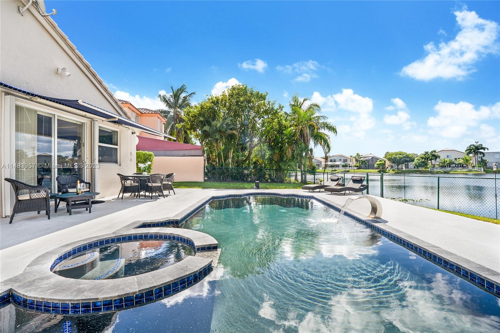 TOWNGATE - Residential