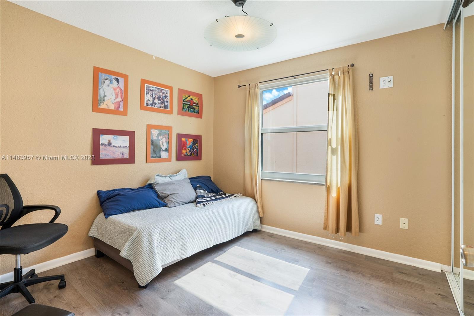 TOWNGATE - Residential