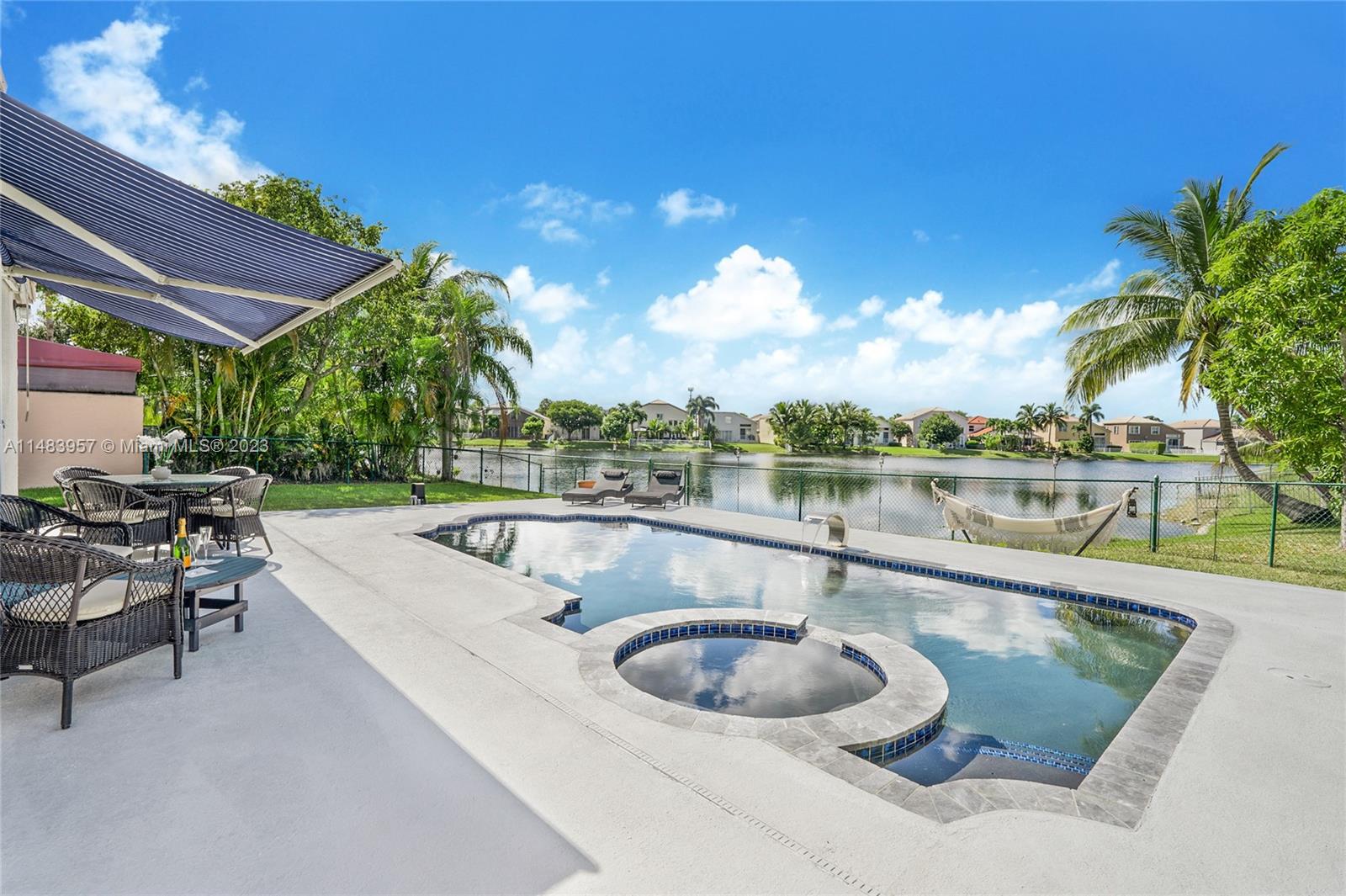 TOWNGATE - Residential