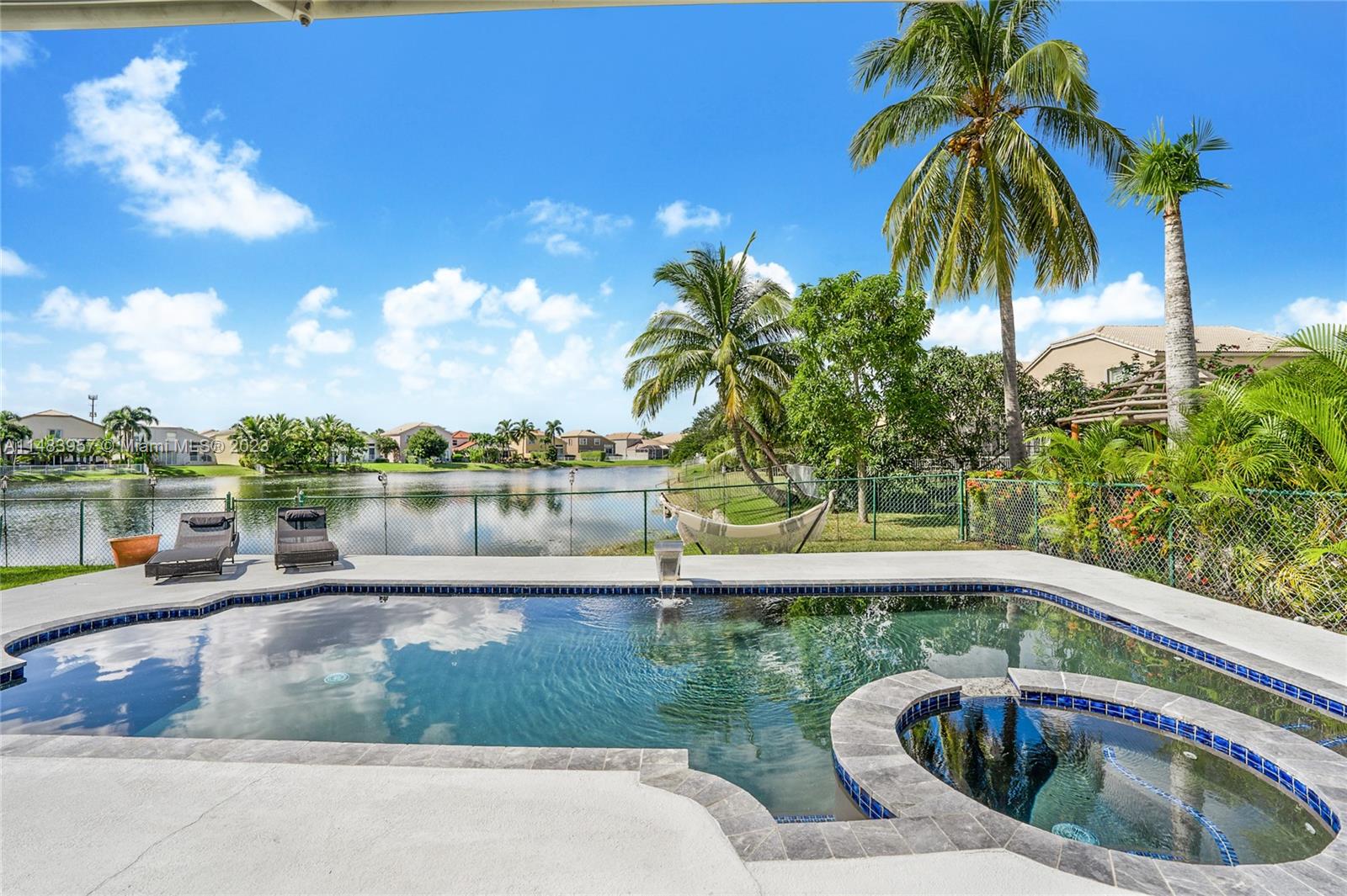 TOWNGATE - Residential