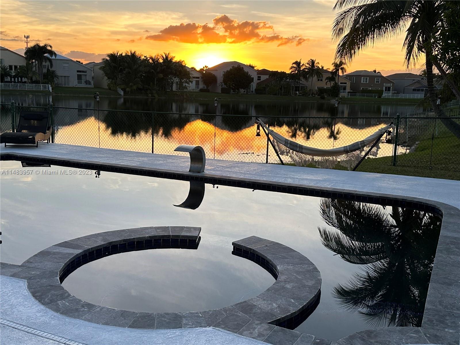 TOWNGATE - Residential