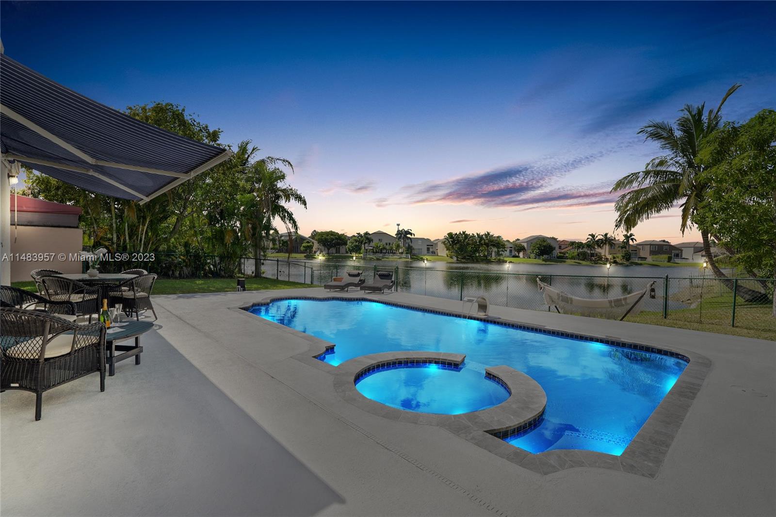 TOWNGATE - Residential