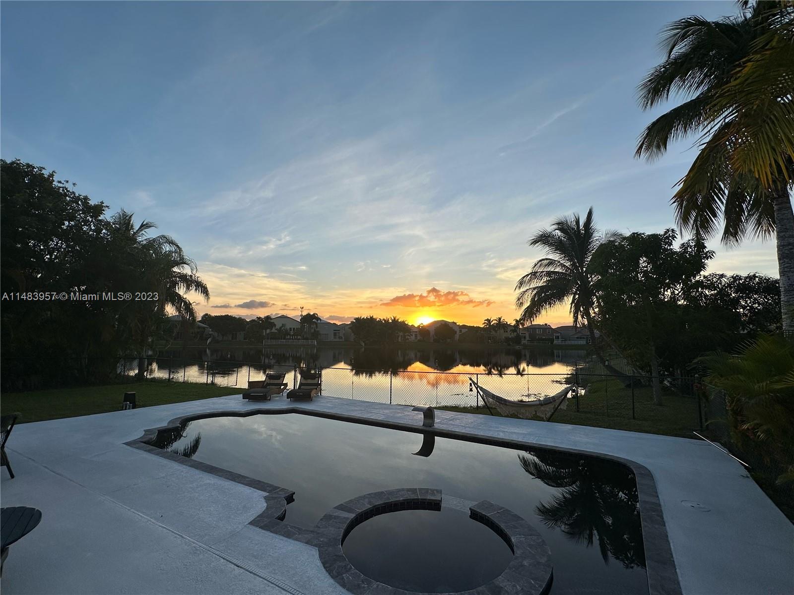 TOWNGATE - Residential