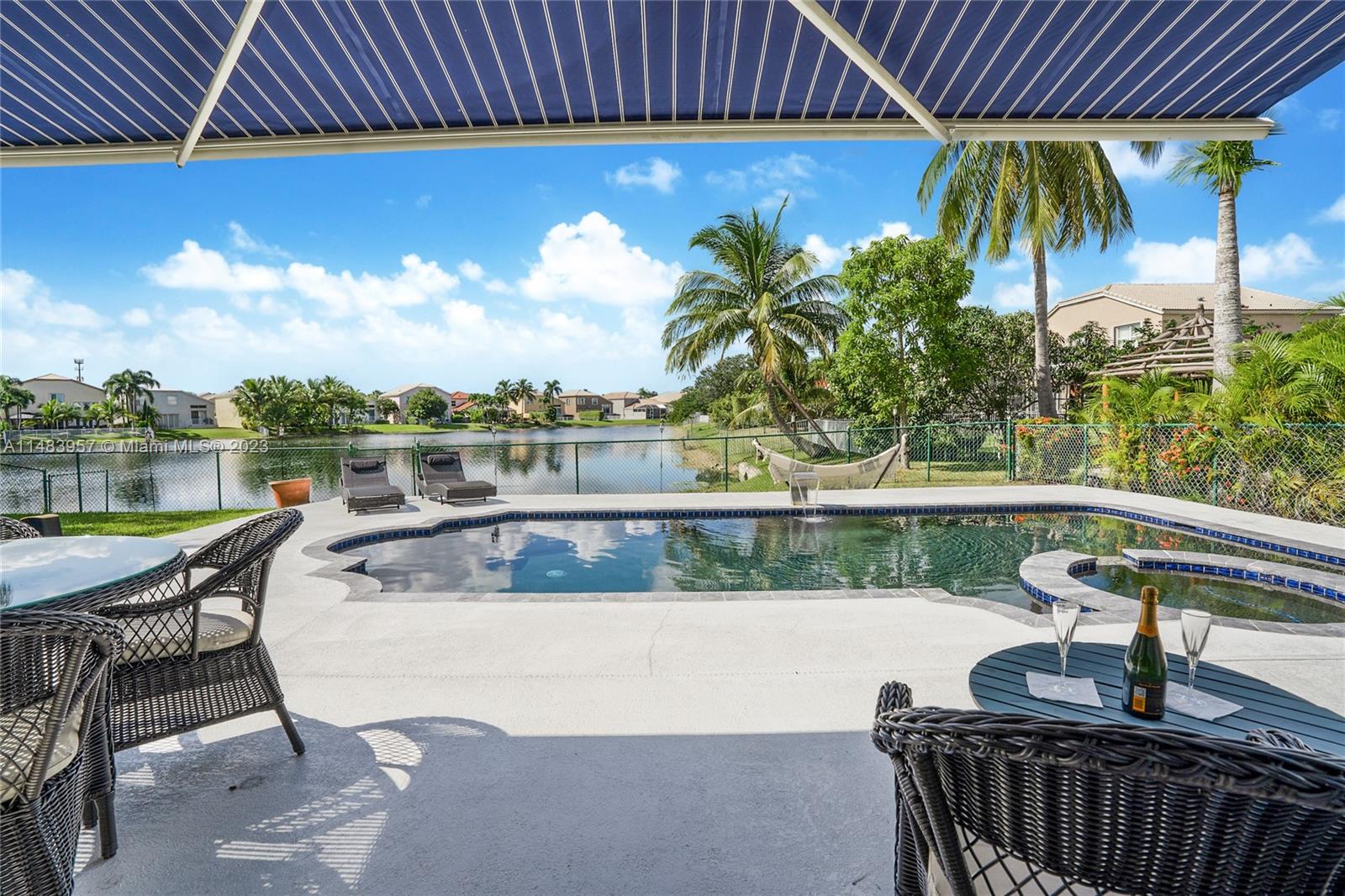 TOWNGATE - Residential