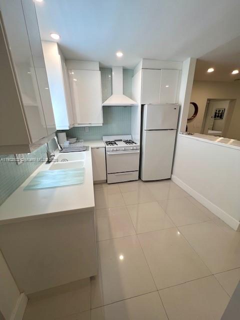 REX GARDENS CONDO - Residential Lease