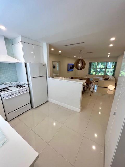 REX GARDENS CONDO - Residential Lease