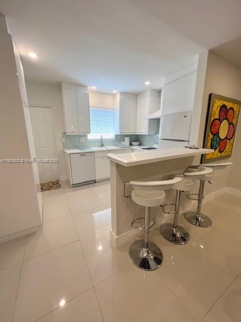 REX GARDENS CONDO - Residential Lease