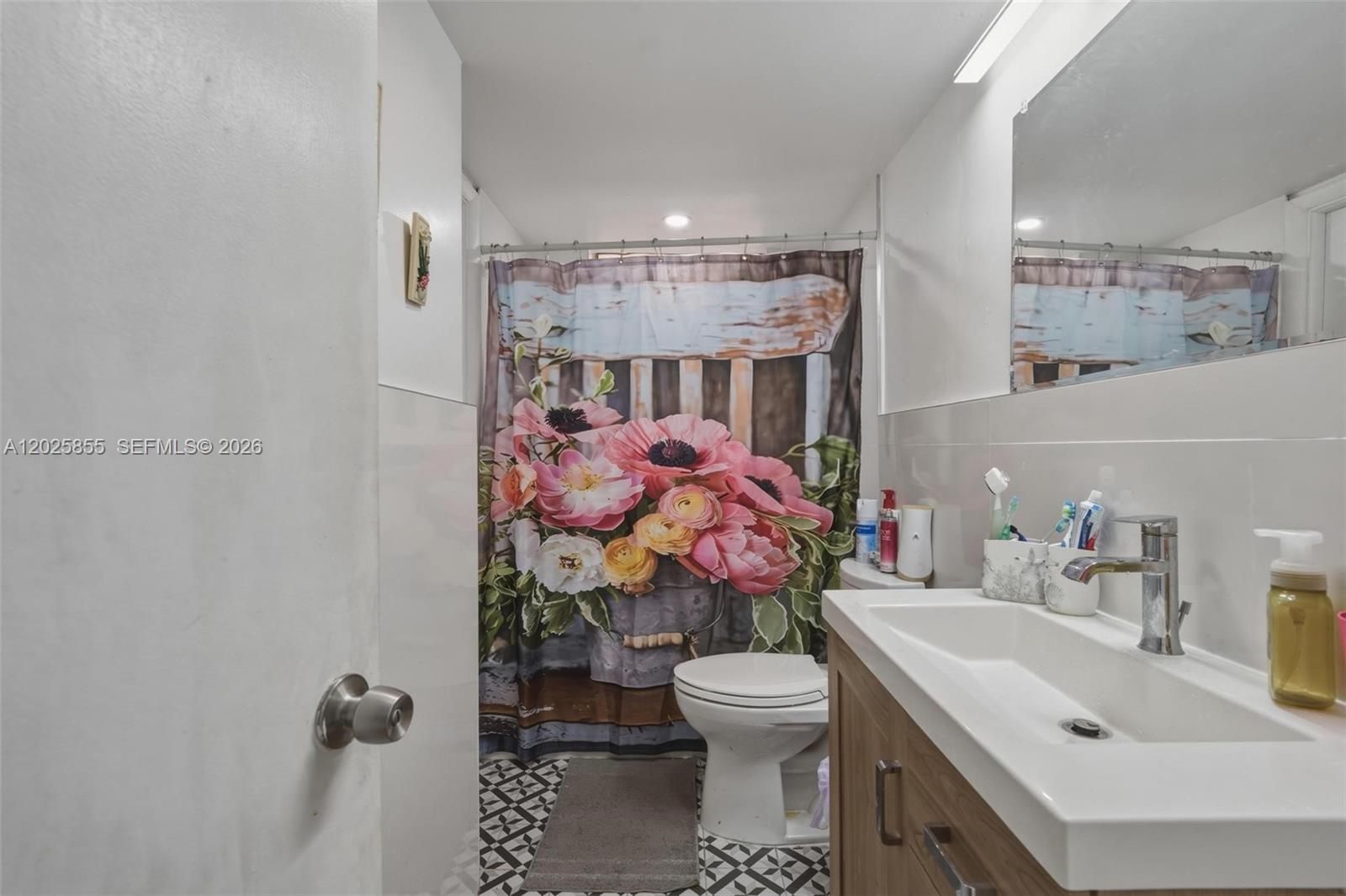POINT EAST SEC II CONDO - Residential