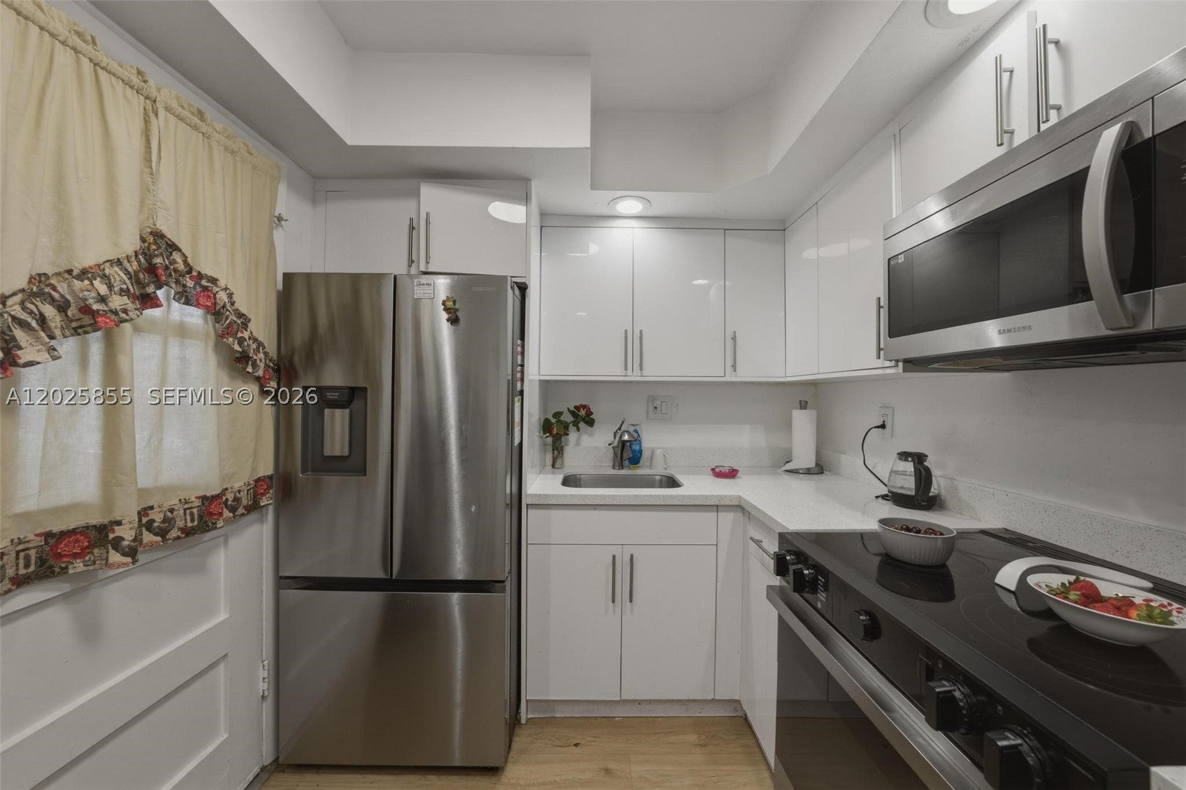 2855 Leonard Dr H106