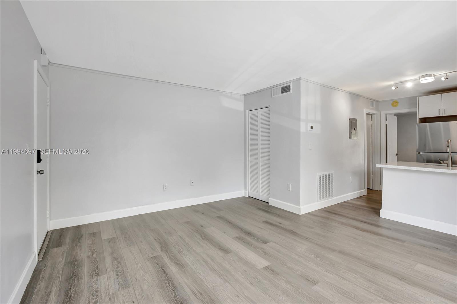 CYPRESS VILLAGE CONDO - Residential Lease