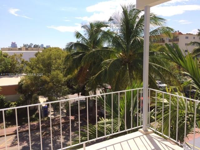 Rental Property at 641 Espanola Way 32, Miami Beach, Miami-Dade County, Florida - Bathrooms: 1  - $1,700 MO.