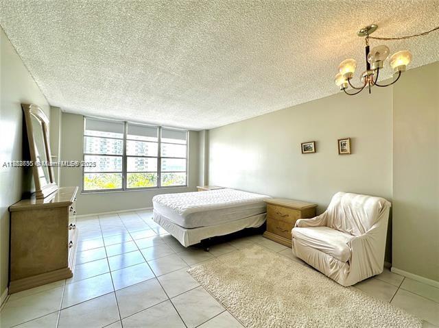 HALLMARK OF HOLLYWOOD CON - Residential Lease