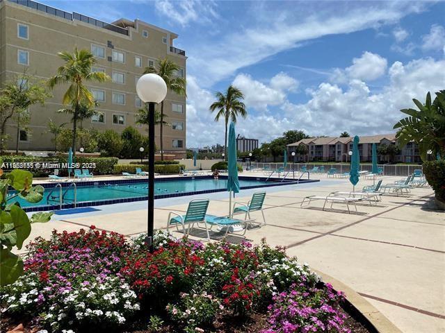 HALLMARK OF HOLLYWOOD CON - Residential Lease