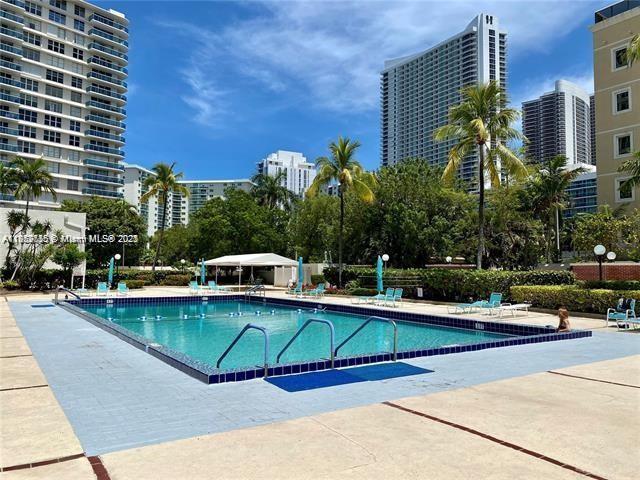 HALLMARK OF HOLLYWOOD CON - Residential Lease