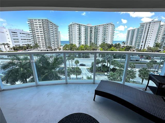HALLMARK OF HOLLYWOOD CON - Residential Lease