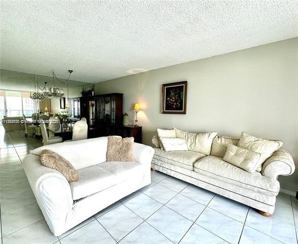 HALLMARK OF HOLLYWOOD CON - Residential Lease