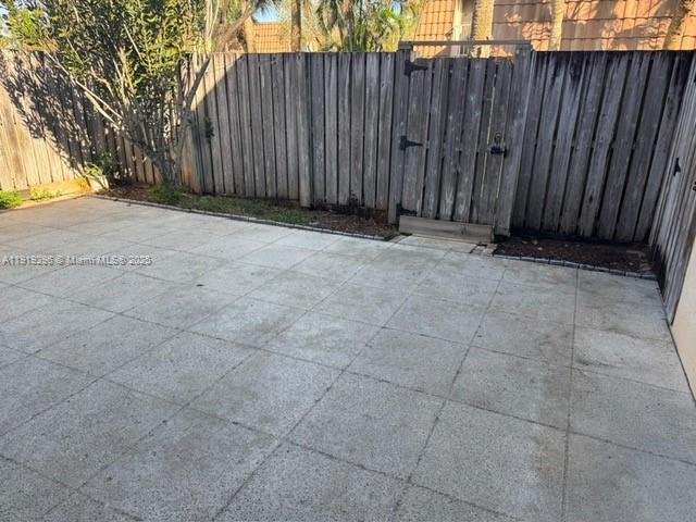 WATERSIDE - Residential