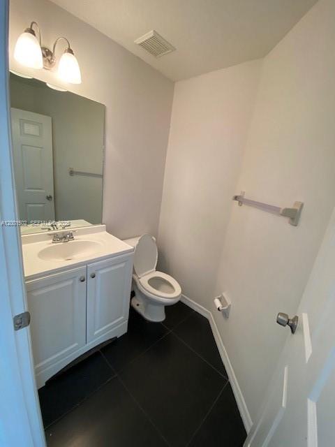 MILLER LAKE HOMES - Residential Lease