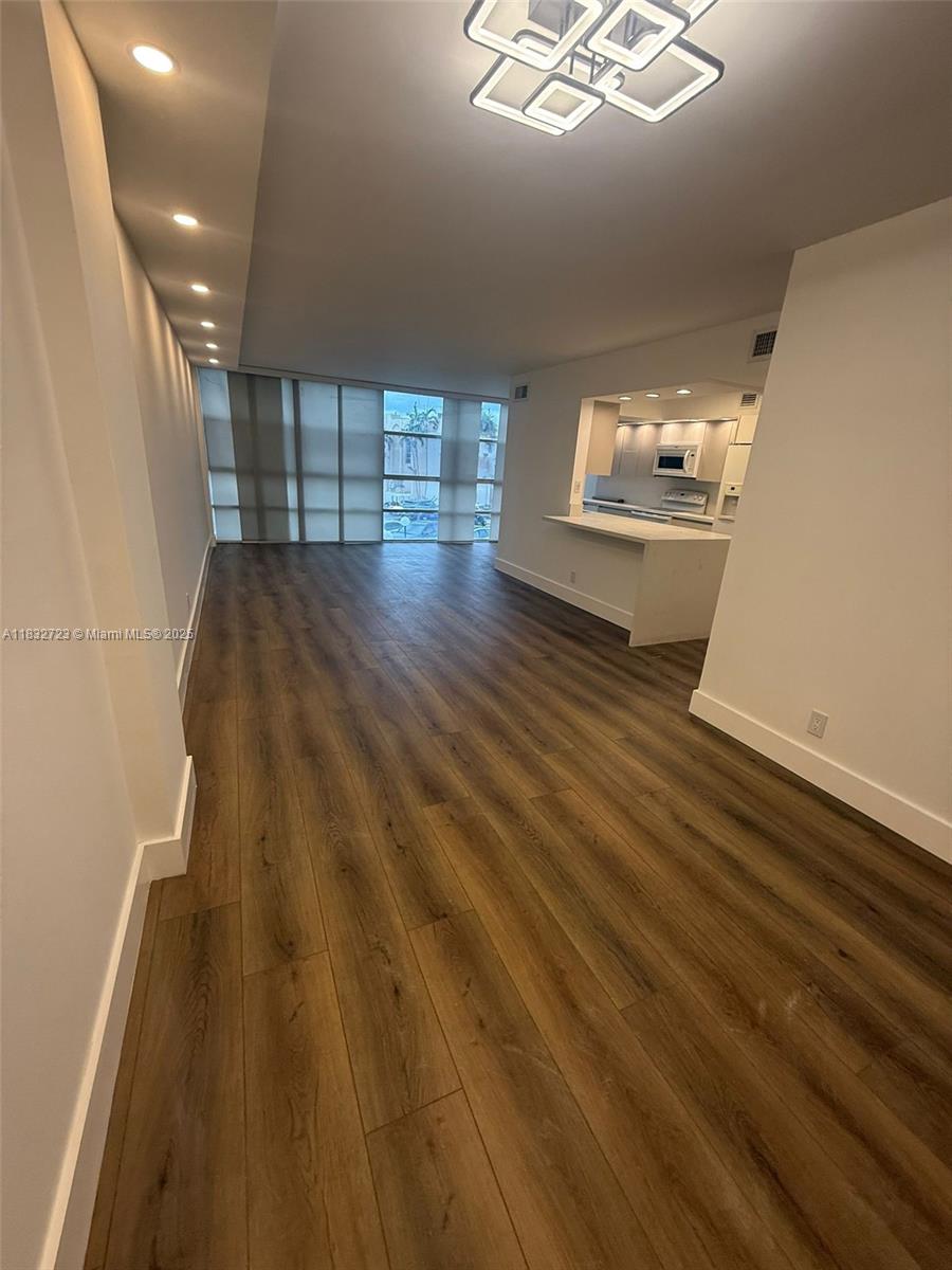 851 Three Islands Blvd 209