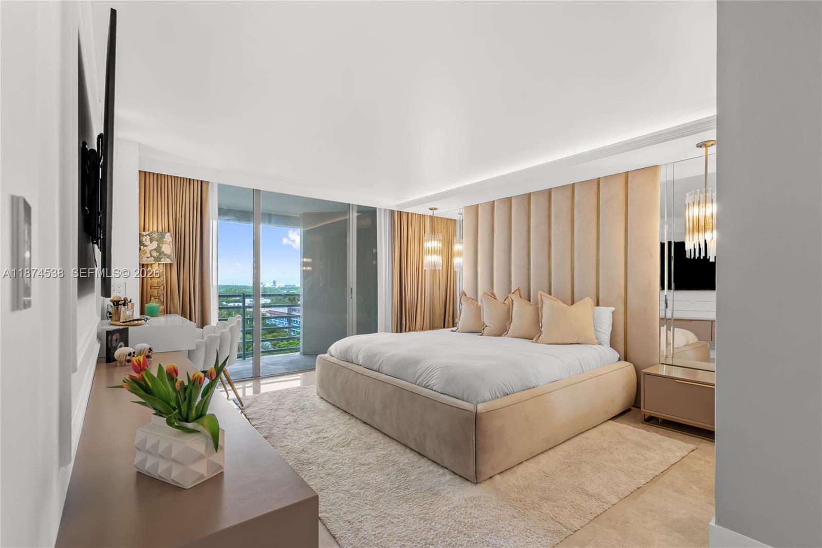 ATLANTIS ON BRICKELL COND - Residential