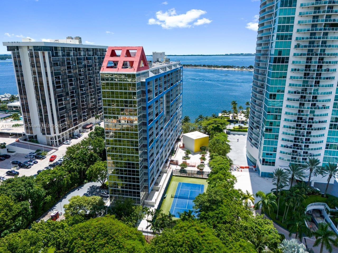 ATLANTIS ON BRICKELL COND - Residential