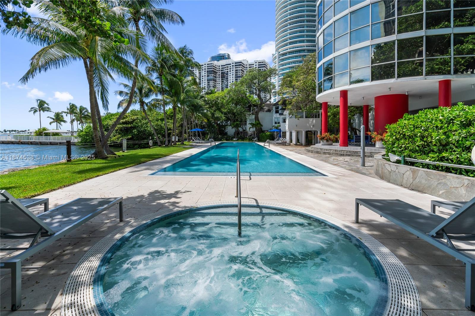 ATLANTIS ON BRICKELL COND - Residential