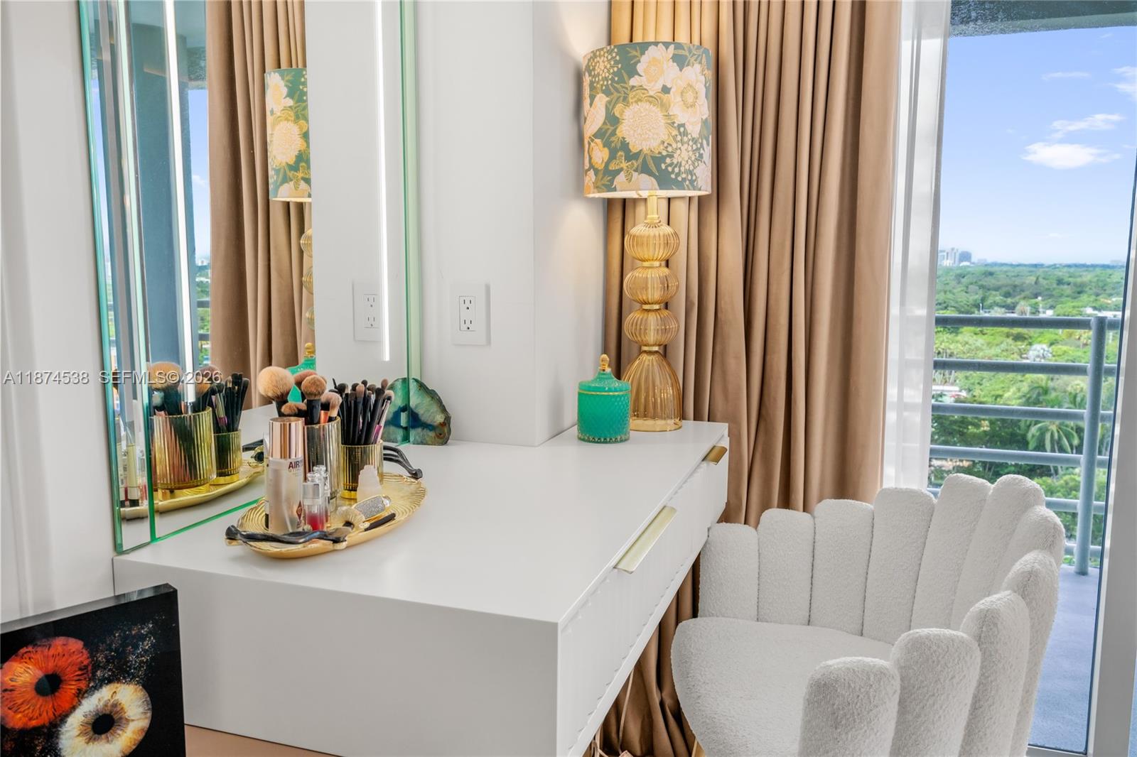 ATLANTIS ON BRICKELL COND - Residential