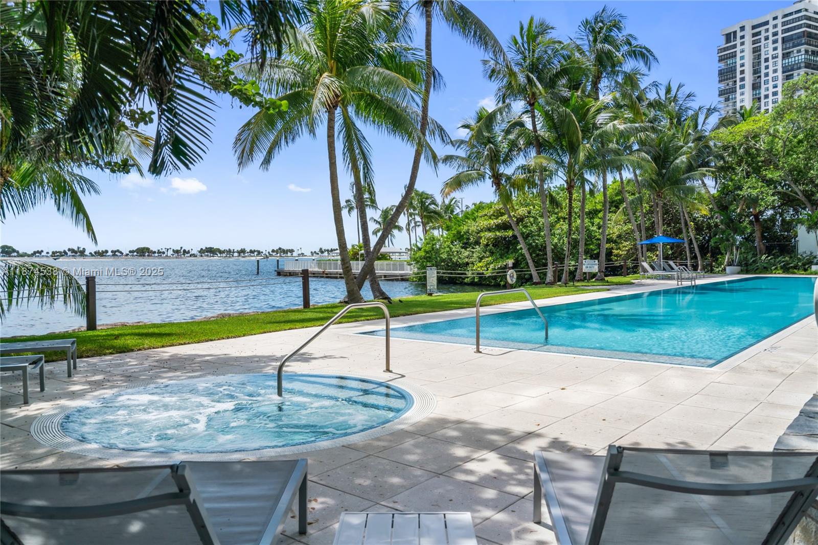 ATLANTIS ON BRICKELL COND - Residential